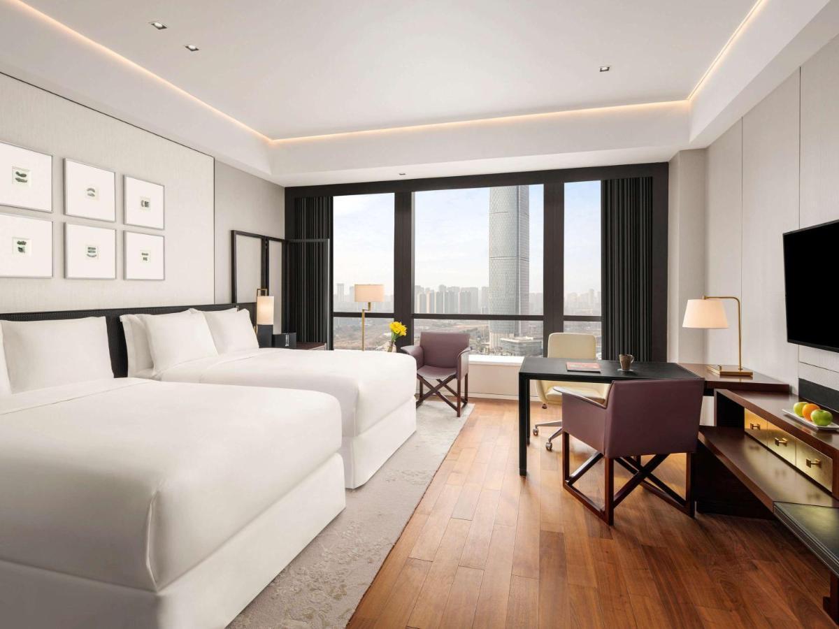 Fairmont Wuhan Bagian luar foto