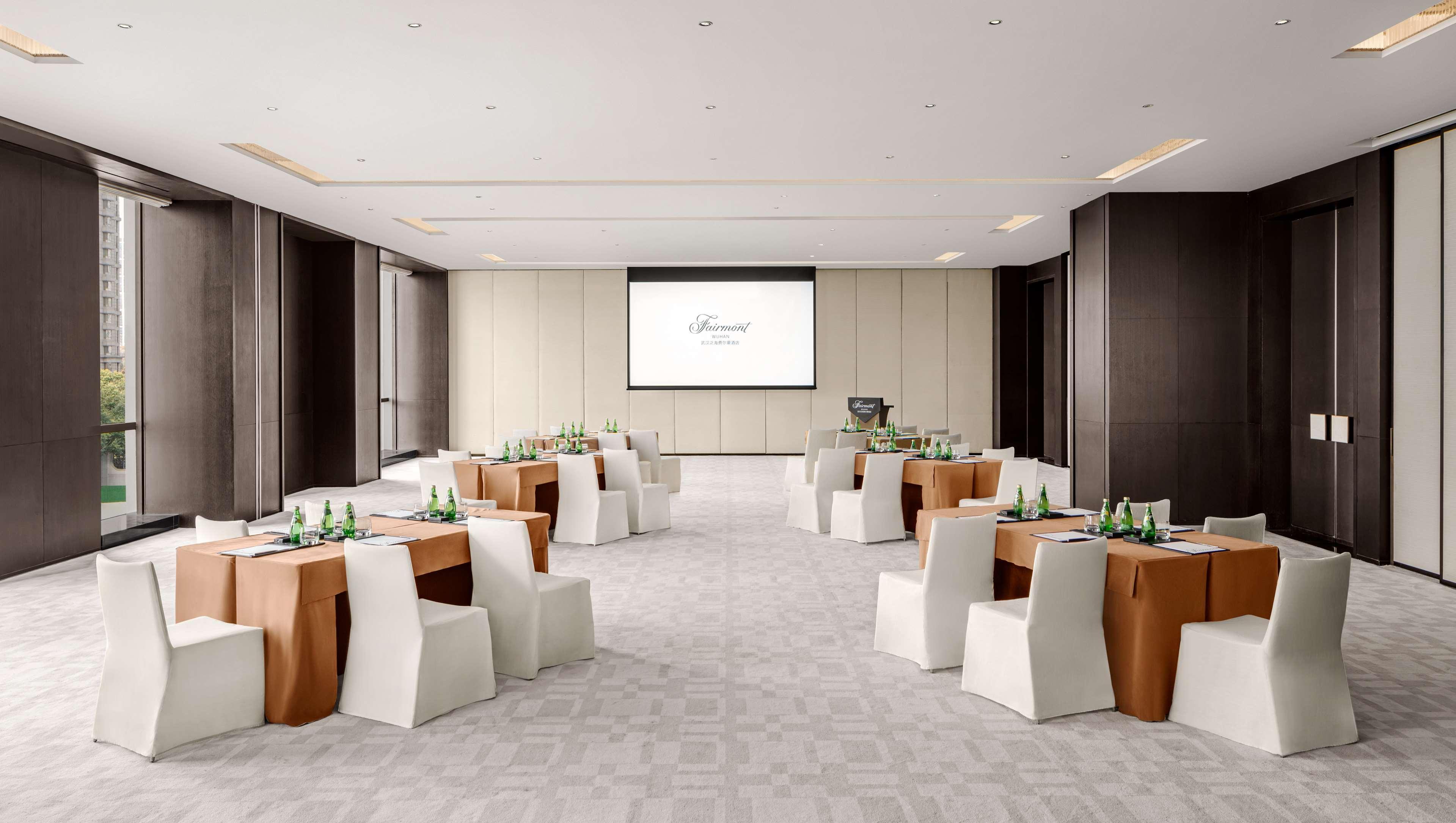 Fairmont Wuhan Bagian luar foto