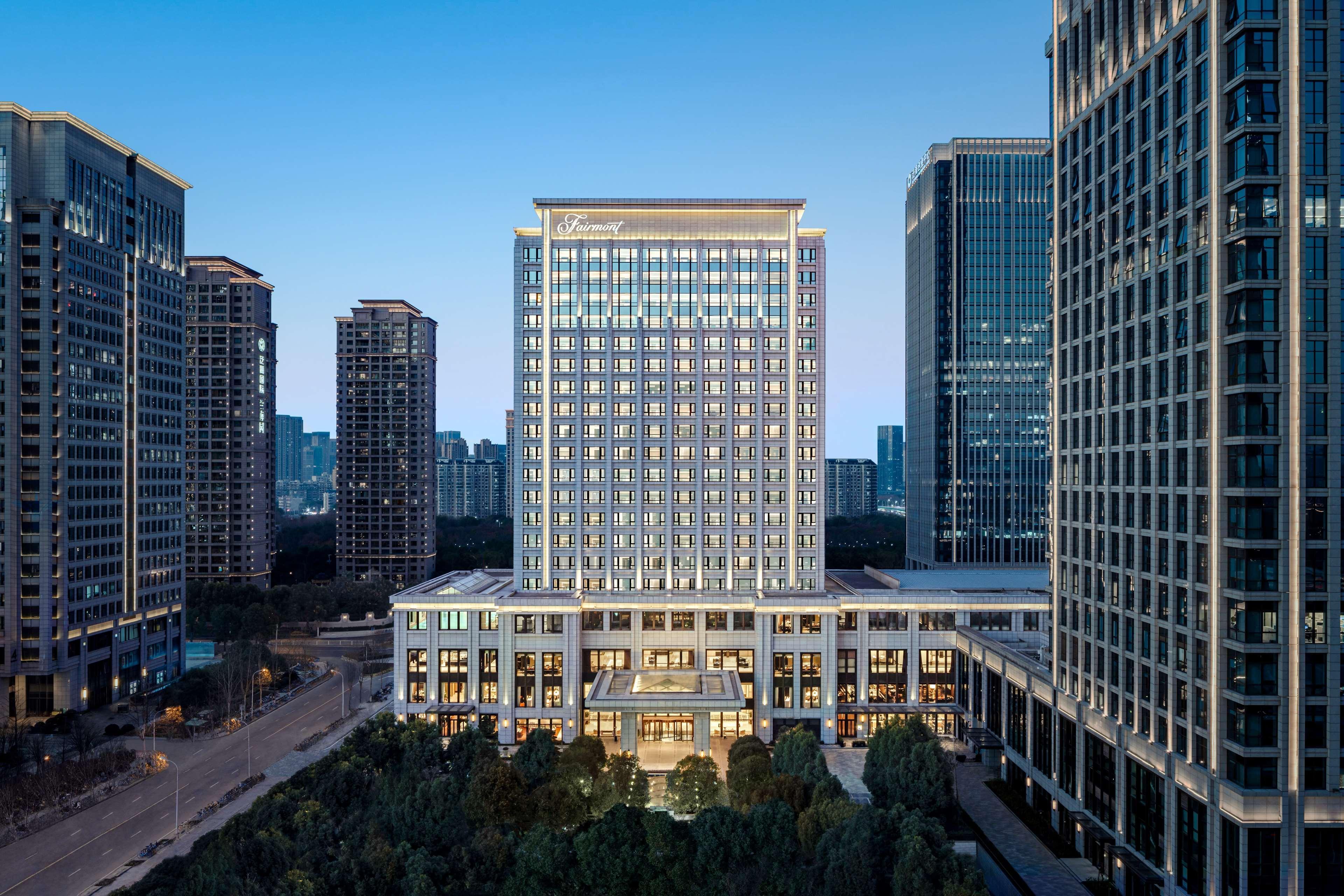 Fairmont Wuhan Bagian luar foto