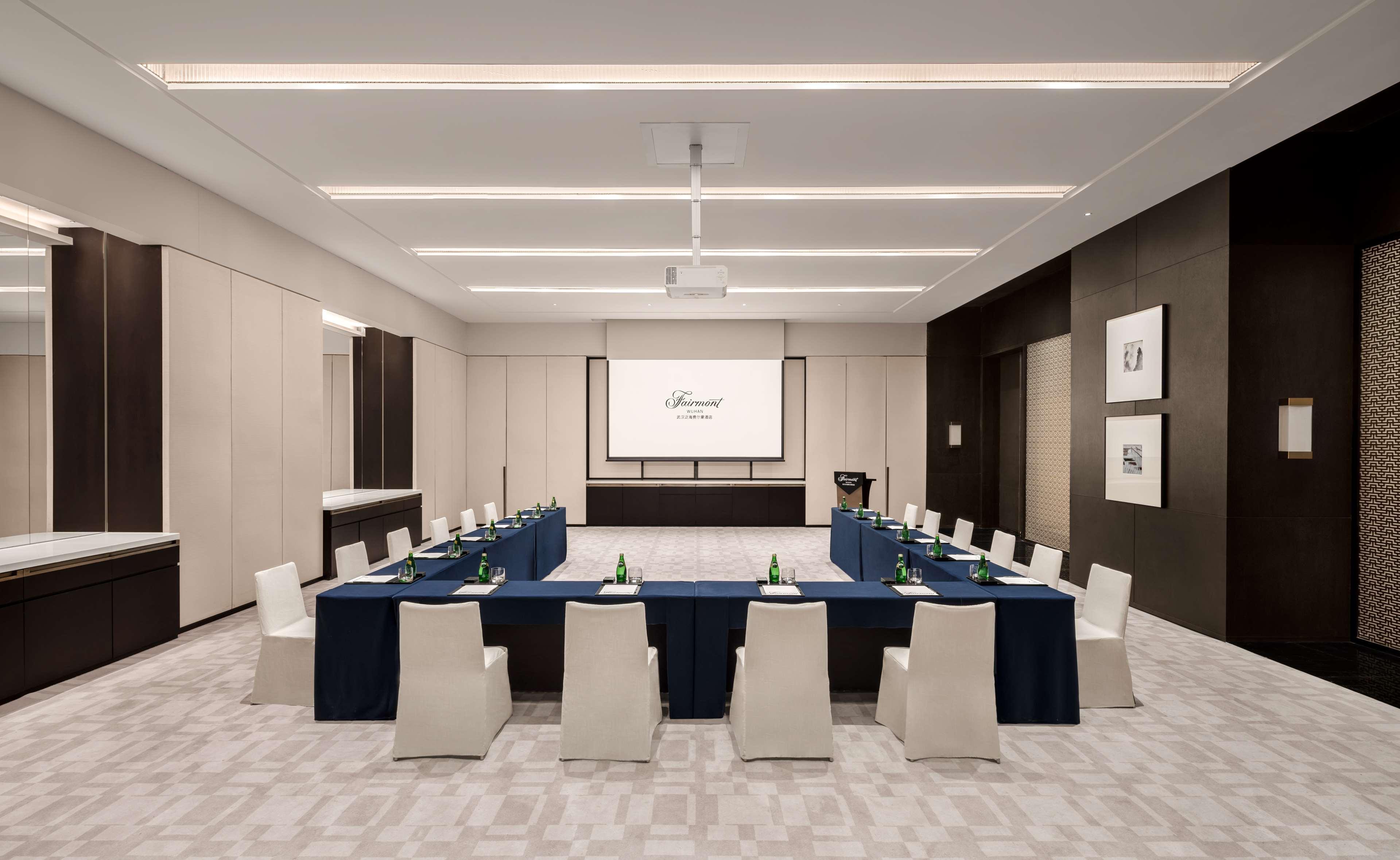 Fairmont Wuhan Bagian luar foto